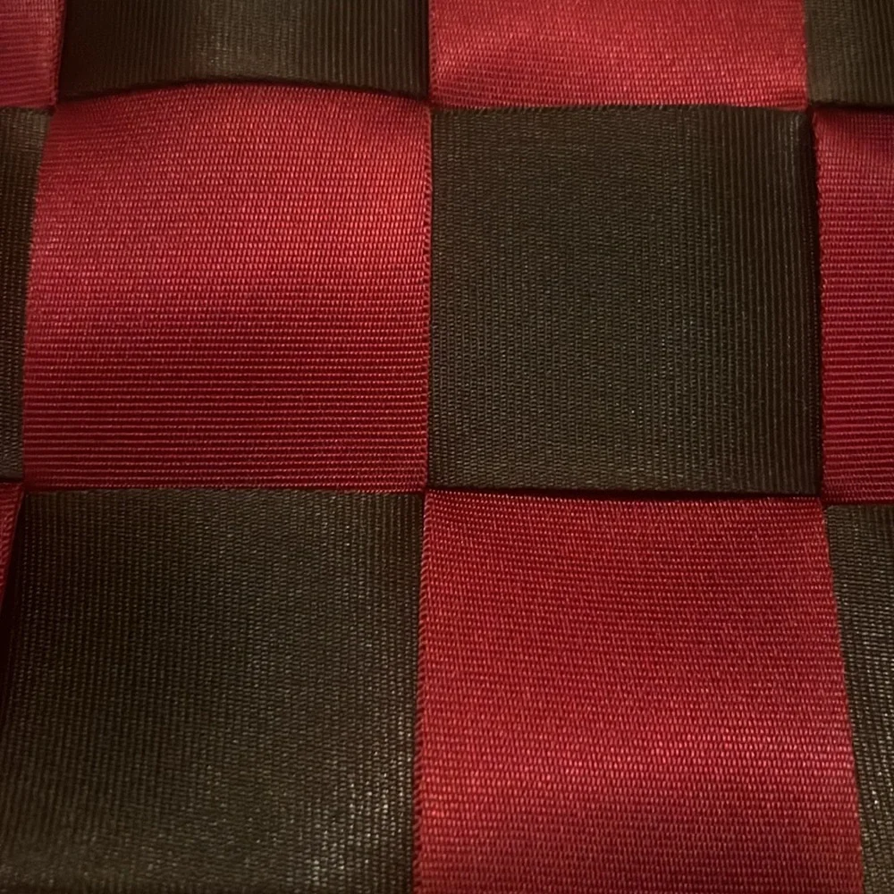 Comely, Seatbelt Purse Cabernet maroon and brown seatbelt straps woven - Picture 10 of 10